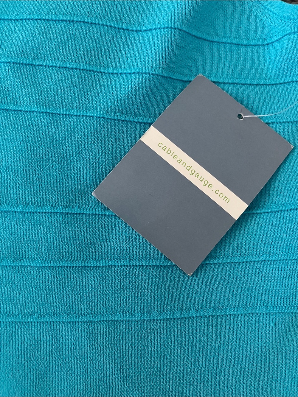 Cable & Gauge Turquoise V-Neck Ribbed Tank Top - Picture 4 of 5